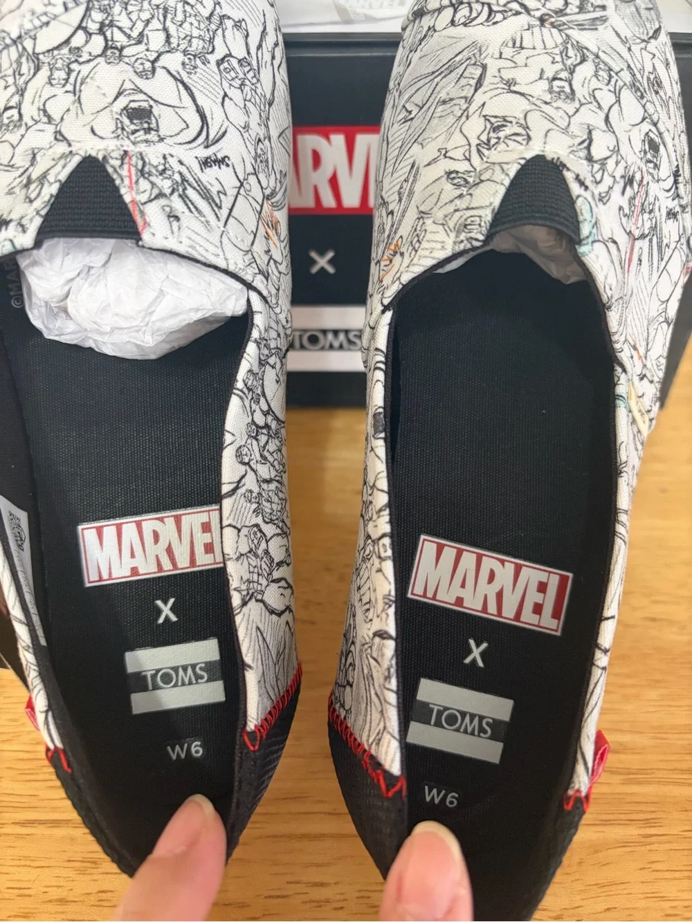 Toms x Marvel Women's Black & White Slip-On Marvel Concept Art Print Classic 6